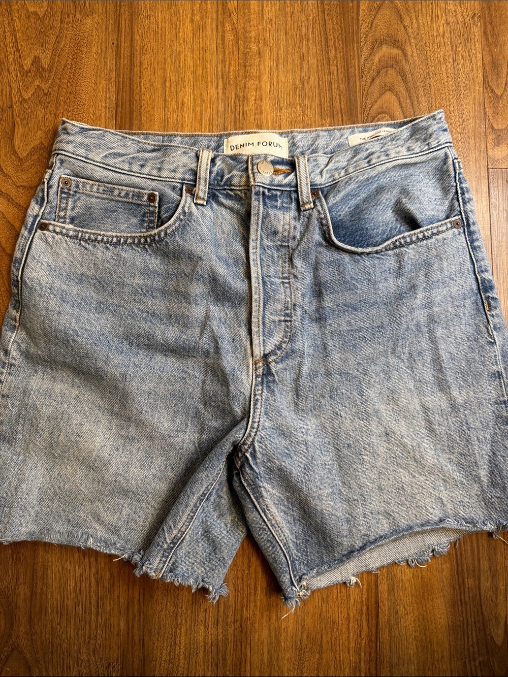 Aritzia Denim Forum The Joni Mid Length Short 100% Organic Cotton size 29